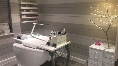 Elegant Nail Studio Design